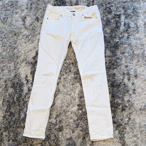 American Eagle Outfitters Cream Skinny Jeans